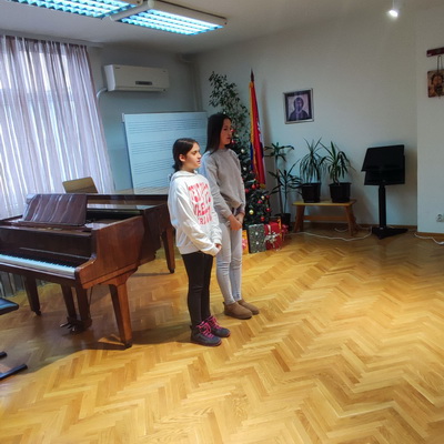 IMG-4c8e39b3f2b78b7f582611d2f6a692c9-V_resize