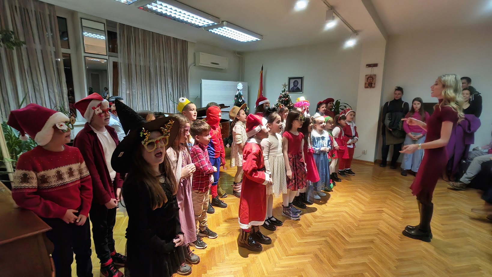 Концерт под маскама